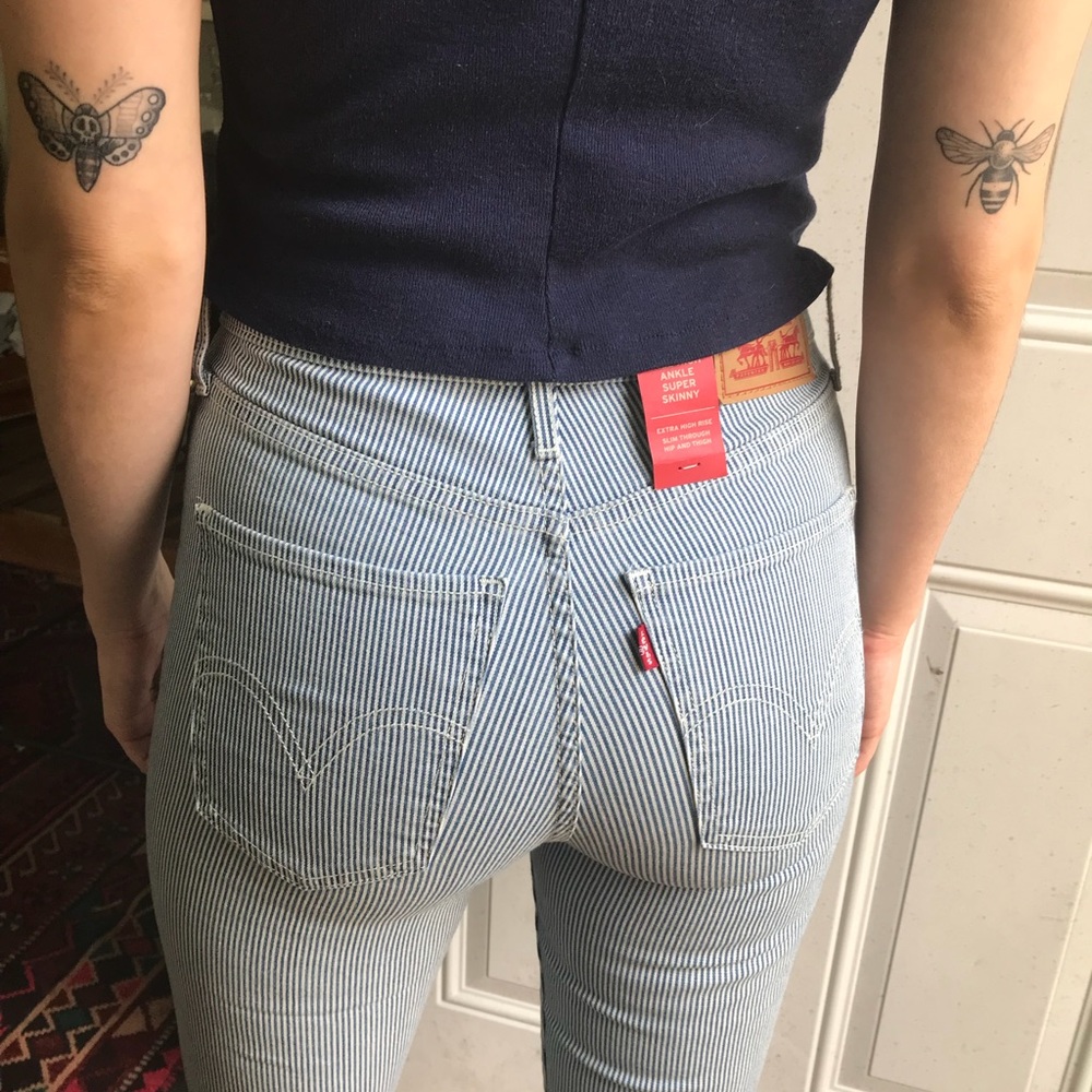 NWT New with tags Levi’s high waisted striped jean